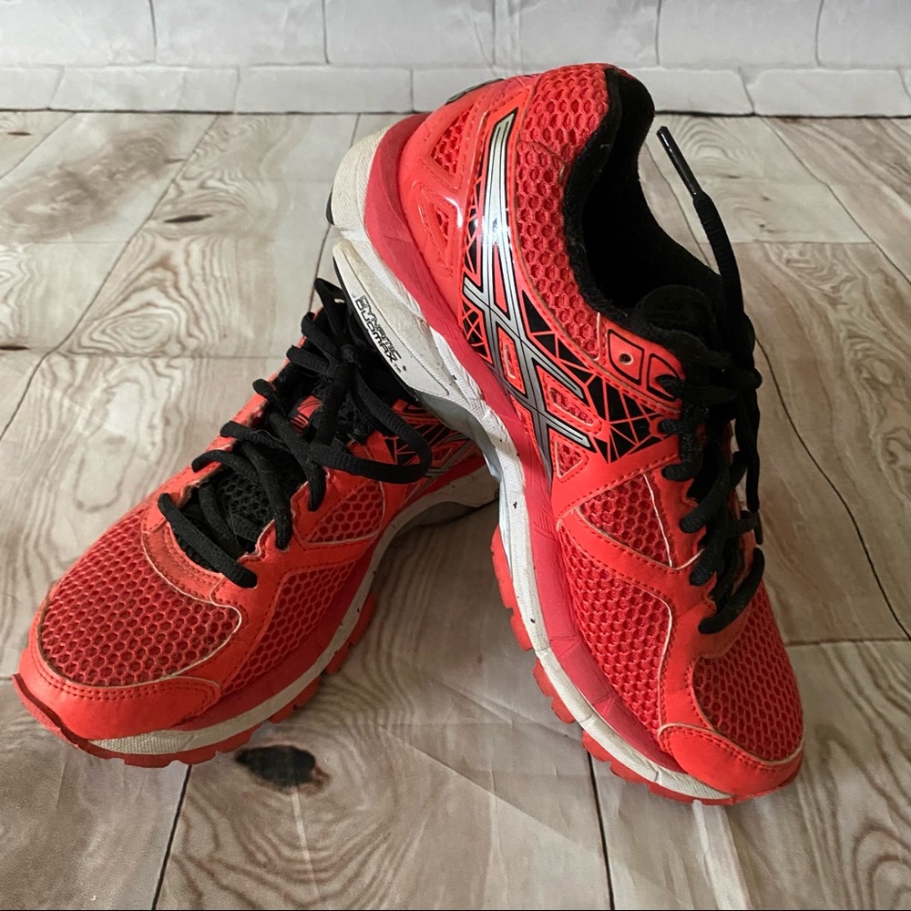 Men’s ASICS GT-2000 Sunrise Red 6.5 sneakers